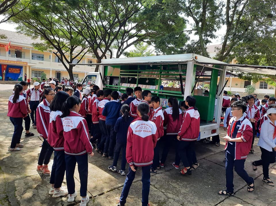 Xe lưu động Thư viện tỉnh Lâm Đồng  phục vụ tại các trường Tiểu học, THCS  trên địa bàn huyện Đức Trọng và TP.Đà Lạt  nhằm hưởng ứng tuần lễ học tập suốt đời năm 2019