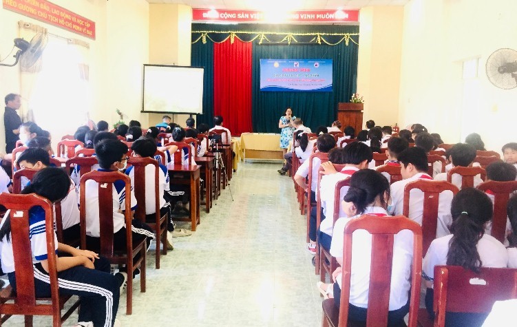 Chương trình Giao lưu tác giả - tác phẩm Nhà văn Đoàn Giỏi và Tác phẩm "Đất rừng phương Nam" tại trường THCS Nguyễn Du (TP. Bà Rịa)