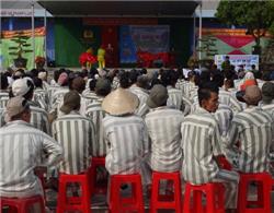 Thư viện tỉnh Ninh Thuận trưng bày sách Ngày Hội Văn hóa - Thể thao tại Trại giam Sông Cái